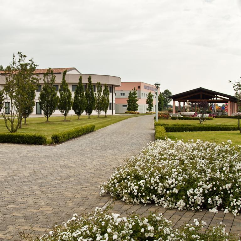Hotel Novarello Granozzo con Monticello Exteriör bild