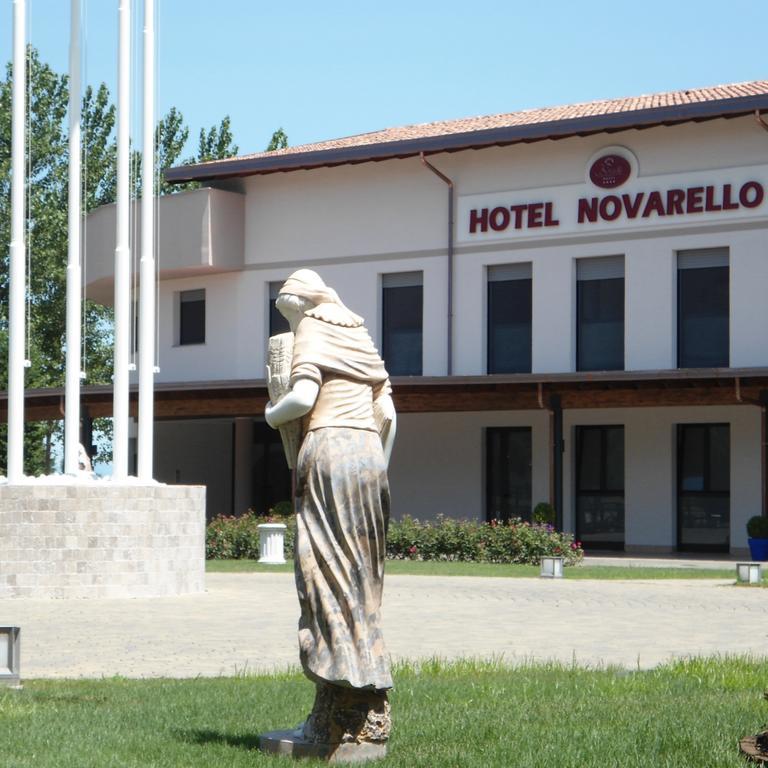 Hotel Novarello Granozzo con Monticello Exteriör bild