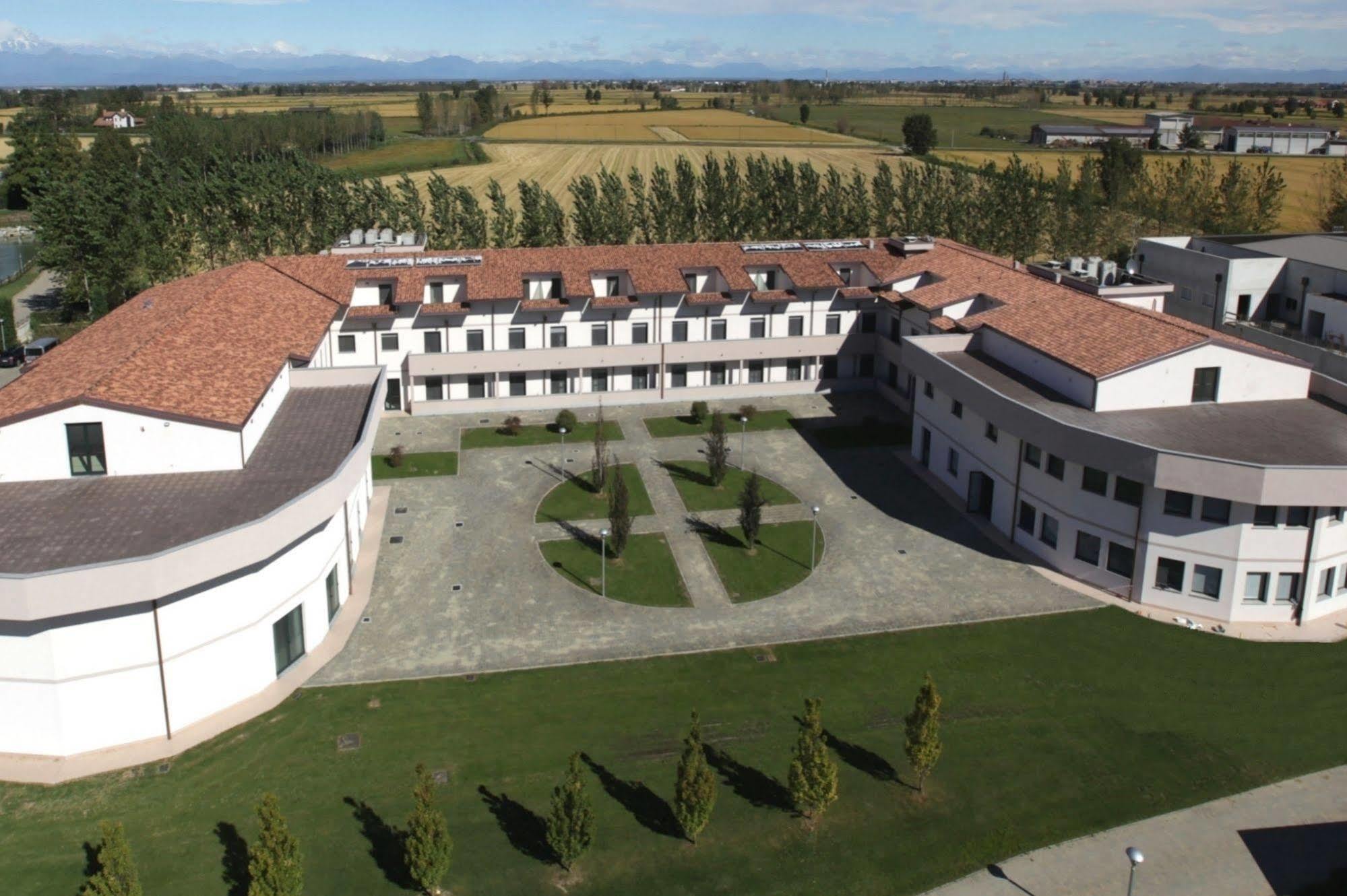 Hotel Novarello Granozzo con Monticello Exteriör bild